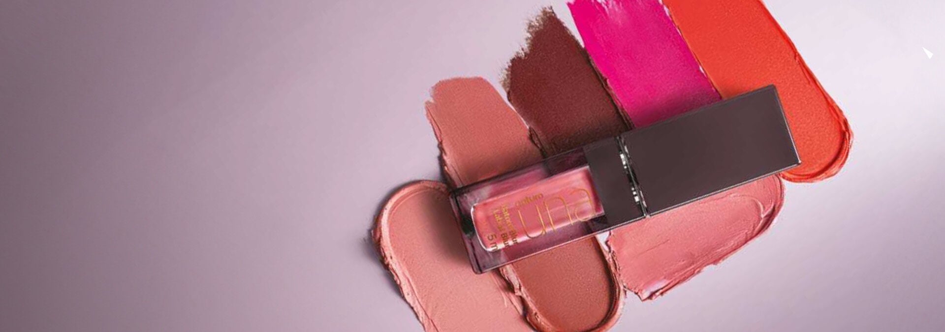 nuevos labiales Una labiales Líquidos Blur con textura confortable con tecnología de efecto difuminado.