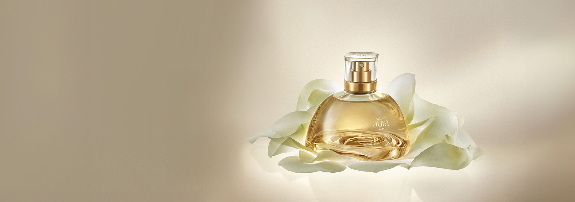 Natura Aura Alba Natura presenta su nuevo perfume con un ingrediente inédito: el exclusivo óleo natural de Rosa Alba de Konare de Bulgaria.