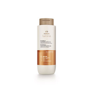imagem do shampoo de nutrição e reparação profunda no fundo branco