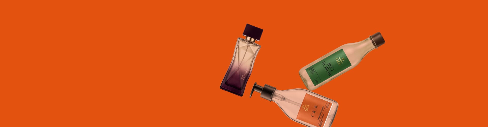 Imagem com frascos vazios de cosméticos Natura: Deo Parfum Feminino Essencial Exclusivo, Polpa Desodorante Hidratante para o Corpo Ekos Cacau e Óleo Trifásico Desodorante Corporal Ekos Ryo Floresta.