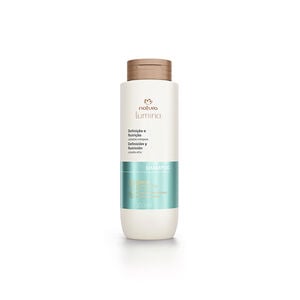 imagem do shampoo de nutrição e definição no fundo branco