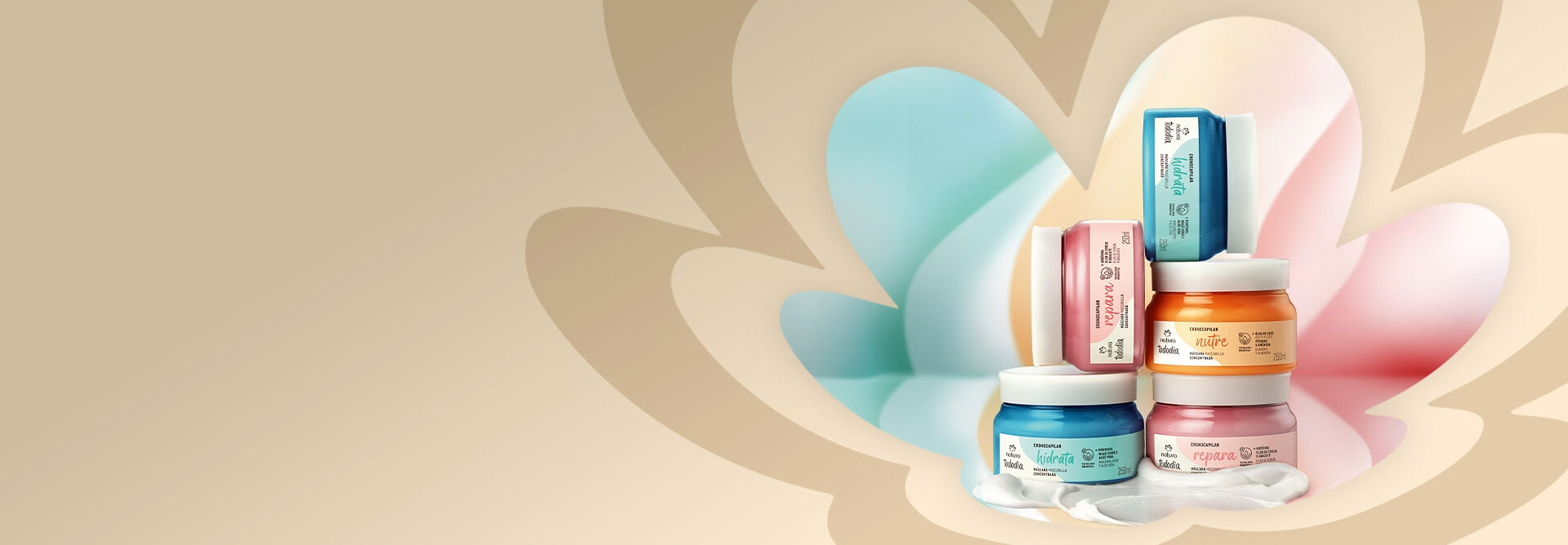 Produtos capilares Natura Tododia Cabelos e Lumina alternam-se sobre rosácea da Natura e fundo em tom de bege.