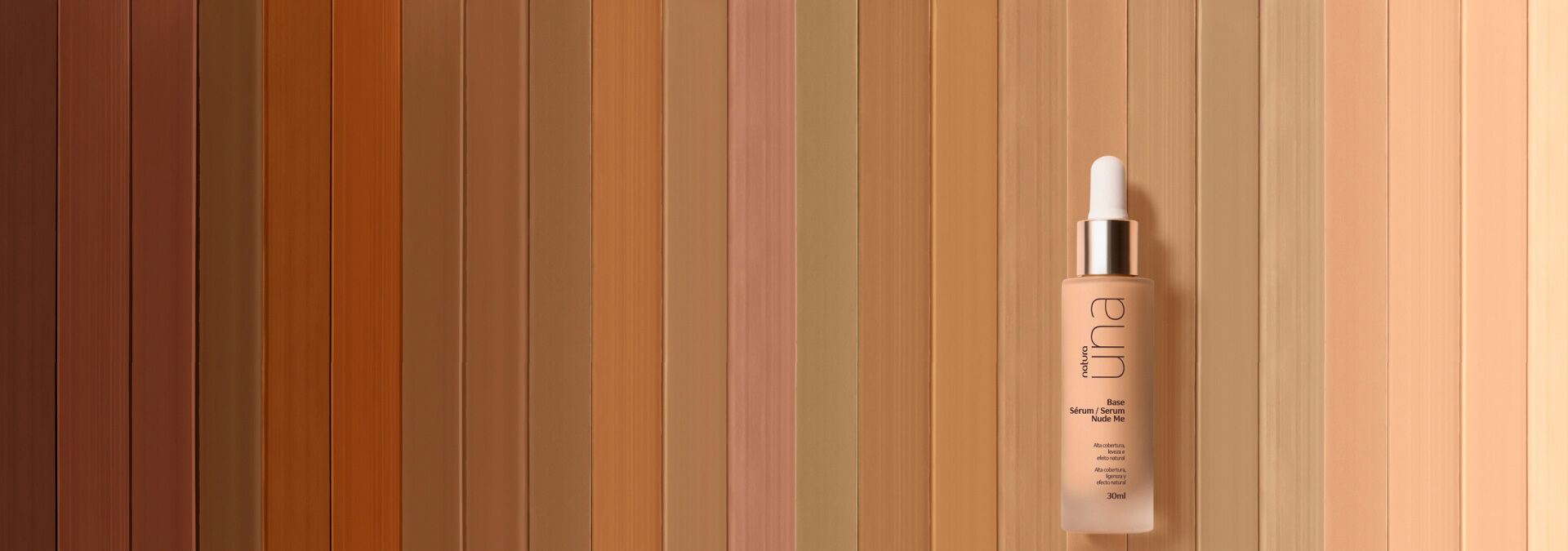 Fondo con diferentes colores y texturas de base facial y a la derecha la base de Una color nude