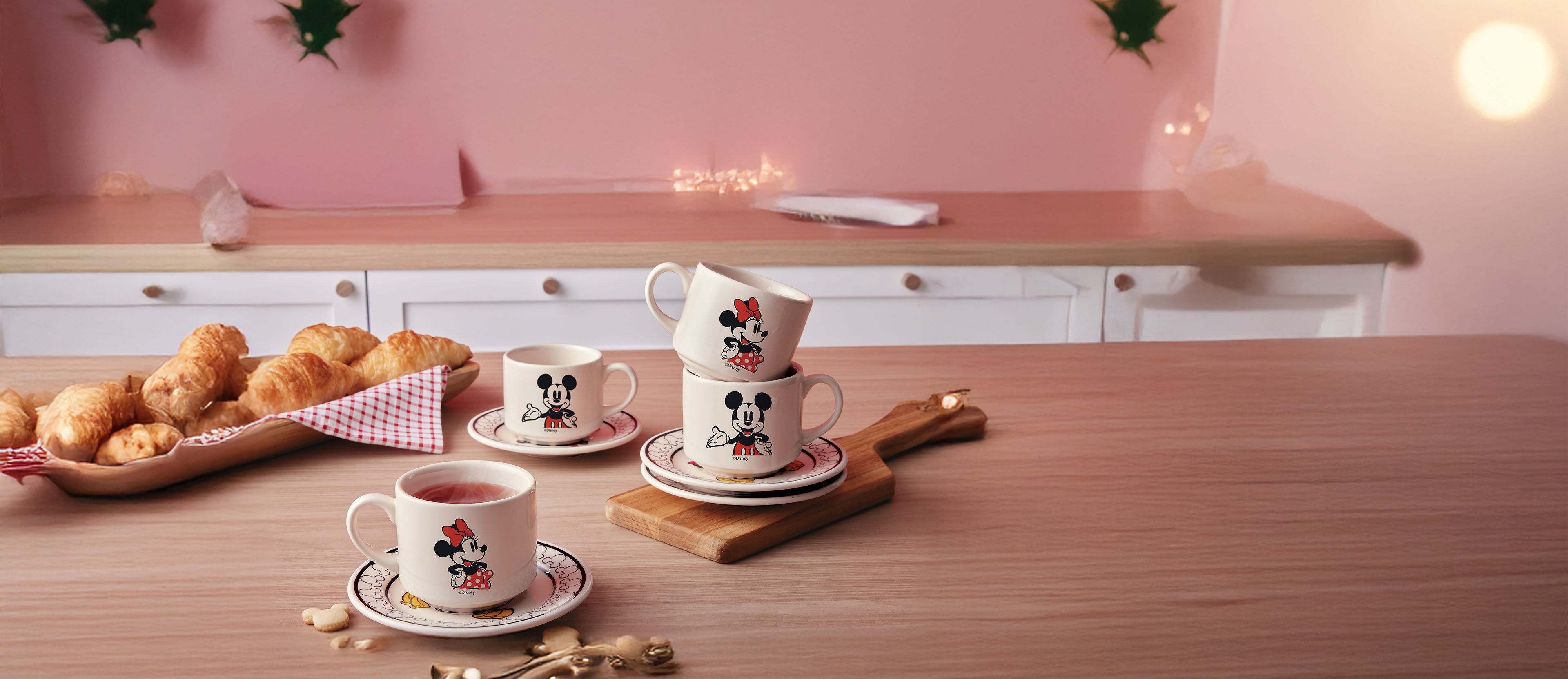 Jogo de 4 Xícaras e 4 Pires Disney