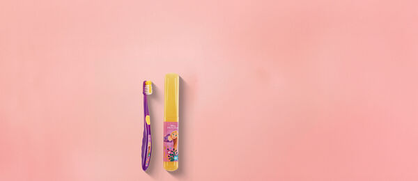 Escova De Dentes Com Estojo Rapunzel