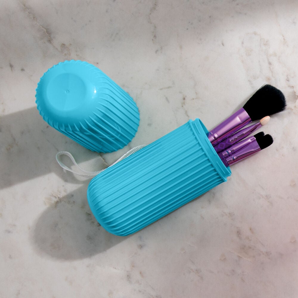 Organizador de pasta y cepillo azul | Casa & Estilo