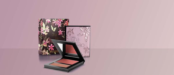 Duo de Blush e Iluminador Lotus Natura Una e PatBO