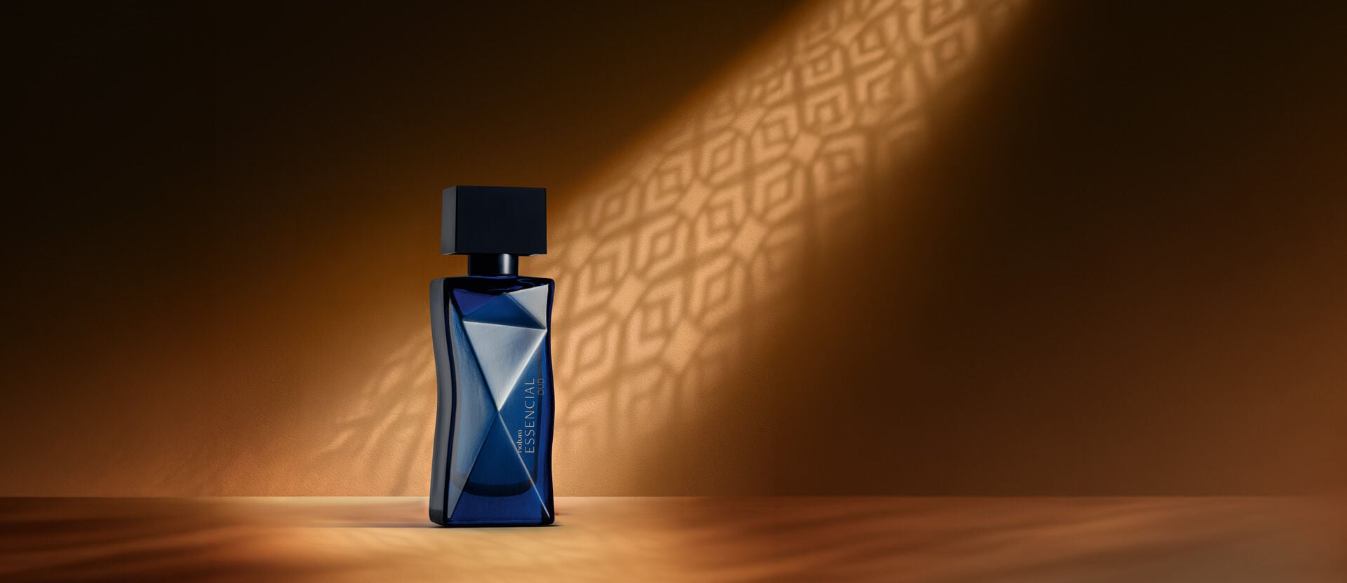 Miniatura Deo Parfum Essencial Oud Feminino