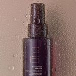 Una Bruma Facial Hidratante Fixadora