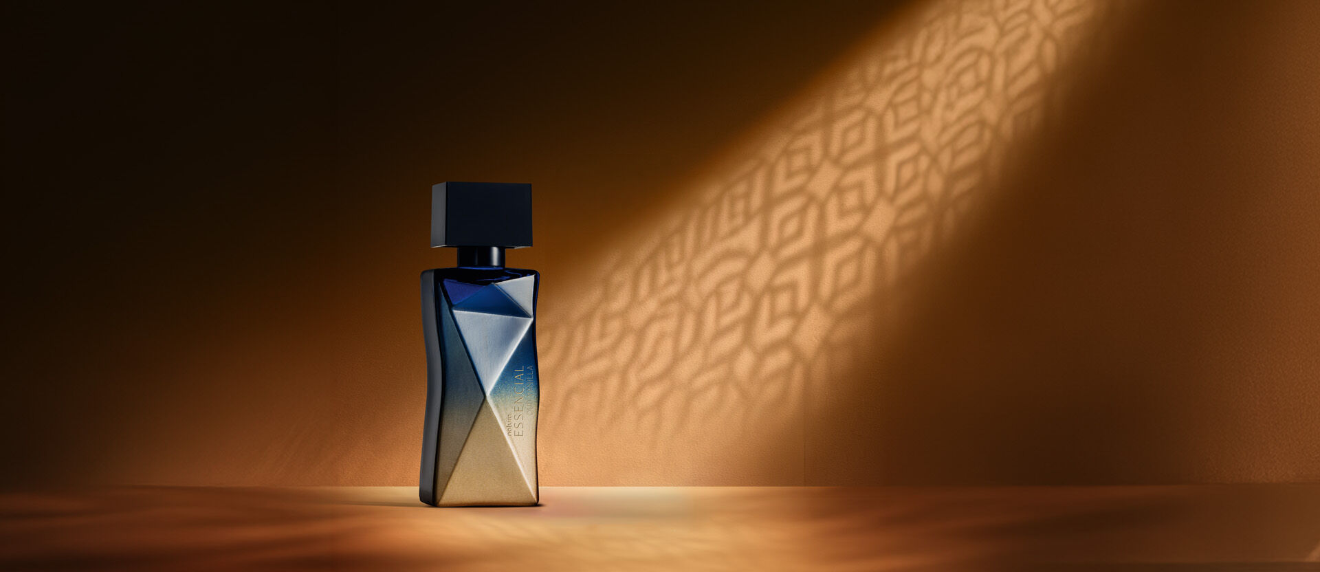 Miniatura Deo Parfum Essencial Oud Vanilla Feminino