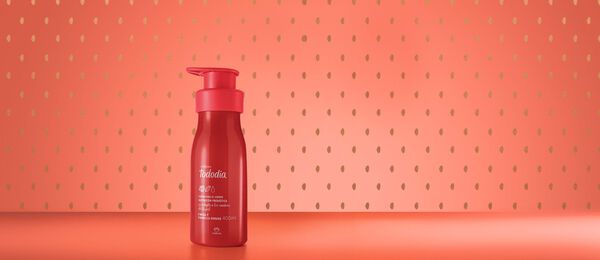 Crema Nutritiva para el Cuerpo Tododia Fresa y Vainilla Dorada