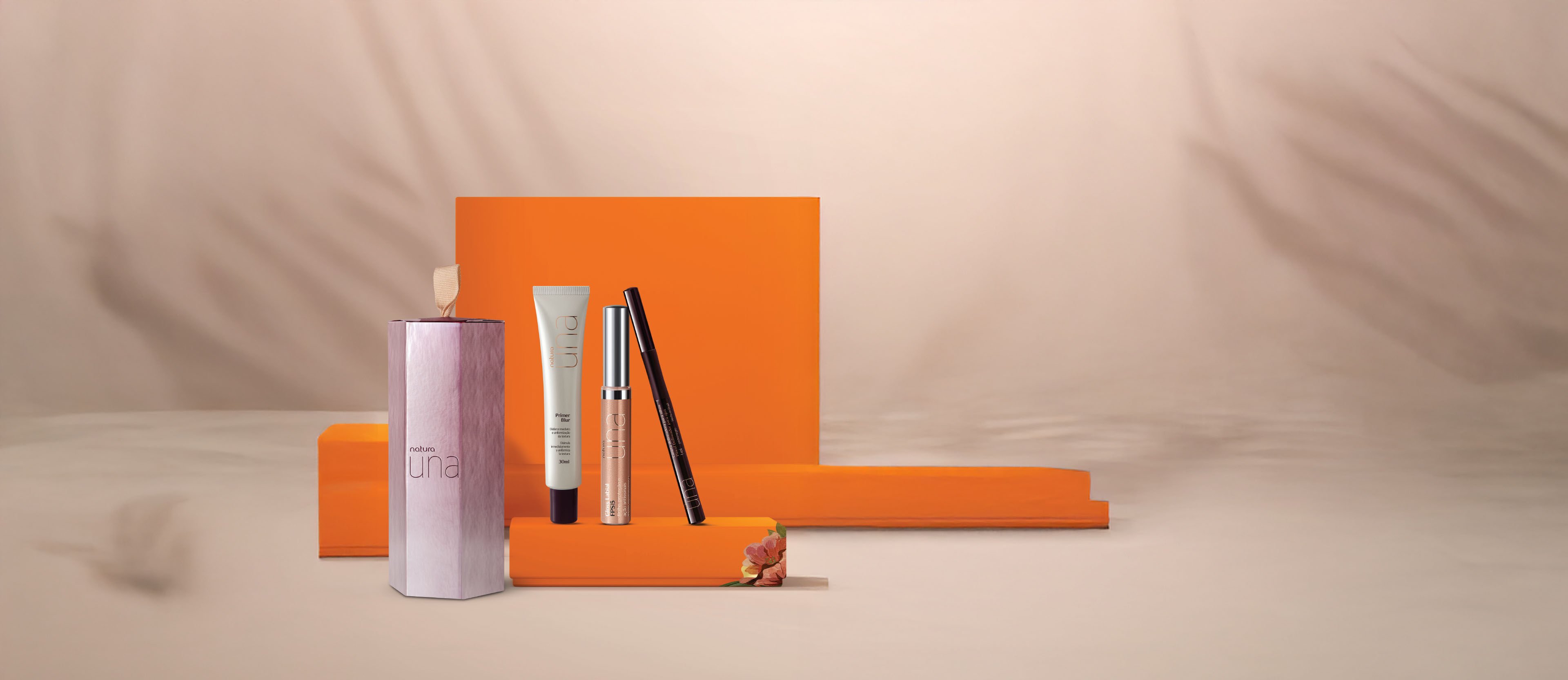 Beauty Box Madres (Caja con 1 Primer + 1 Gloss Perla + 1 Delineador Negro)