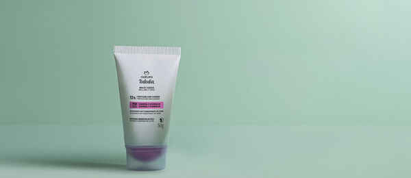 Desodorante Antitranspirante en Crema Tododia Avellana y Cassis 50 g
