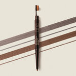 Una Lápiz retráctil para cejas castaño claro