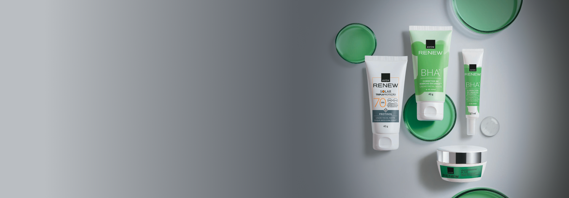Nova linha antimarcas Renew com Creme Facial Noite, Tratamento de Aplicação Localizada e Uniformizador para Olheiras Duo em destaque sobre fundo cinza e círculos verdes. À esquerda, Renew Solar Tripla Proteção FPS 70.