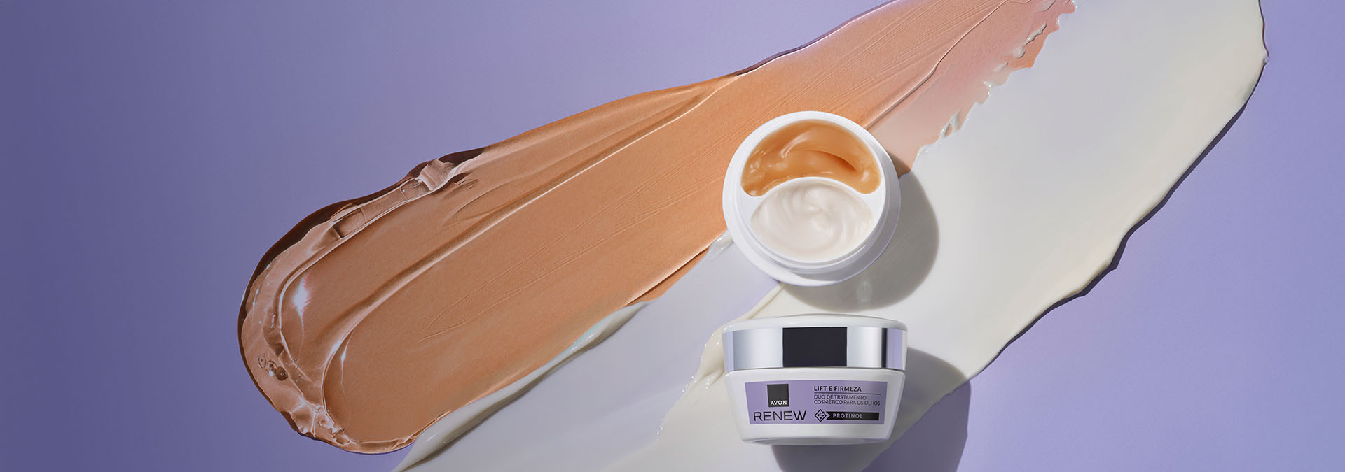 Banner com fundo suave e texturizado, apresenta produtos para a área dos olhos: creme Renew Lift, e um segundo creme em embalagem branca. O texto destaca cuidados para pele firme e hidratada.