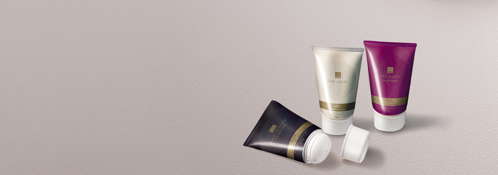 Banner com fundo bege claro, três bisnagas de desodorantes Avon Far Away em dourado, roxo e preto. Texto: "Frescor e hidratação com desodorantes em creme."