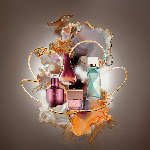3 Deos Parfum femininos da Natura, sendo Una Blush, Shiraz, Meu Primeiro Humor. Os produtos estão dispostos sobre fundo artístico de tons dourados, brancos e lilás com a flor símbolo da Natura.