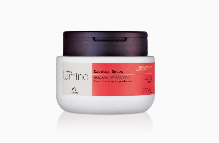  Máscara para cabelo ressecado Natura Lumina sobre um fundo branco