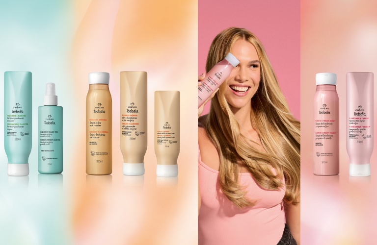 Produtos da linha Tododia Cabelos e uma mulher com cabelos lisos segurando um deles