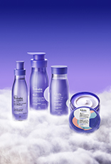 imagem de uma nuvem com os seguintes produtos voando: creme, spray, sabonete, body splash, concentrado