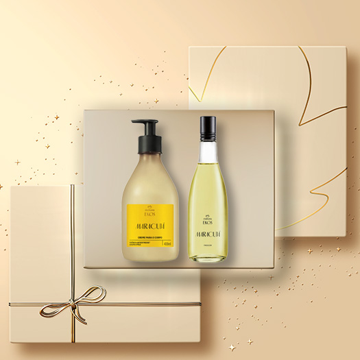 Presente Natura Ekos Maracujá, com Creme Desodorante Hidratante para o Corpo e Desodorante Colônia Frescor Feminino, sobre caixas de presente e fundo bege com detalhes dourados. 