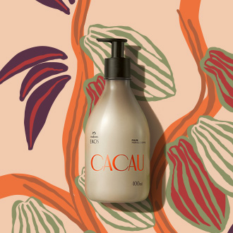 Polpa desodorante hidratante para o corpo Natura Ekos Cacau, com ilustrações do pé de cacau, em fundo bege.