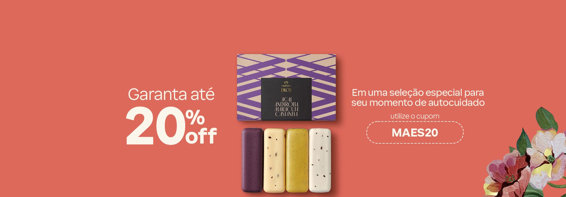 Ilía Secreto Deo Parfum, com frasco de vidro roxo e tampa roxa, destaca-se em fundo coral com ilustração de flores. Texto aplicado: Garanta até 20% de desconto em uma seleção especial para seu momento de autocuidado. Utilize o cupom MAES20. Botão: Eu quero.
