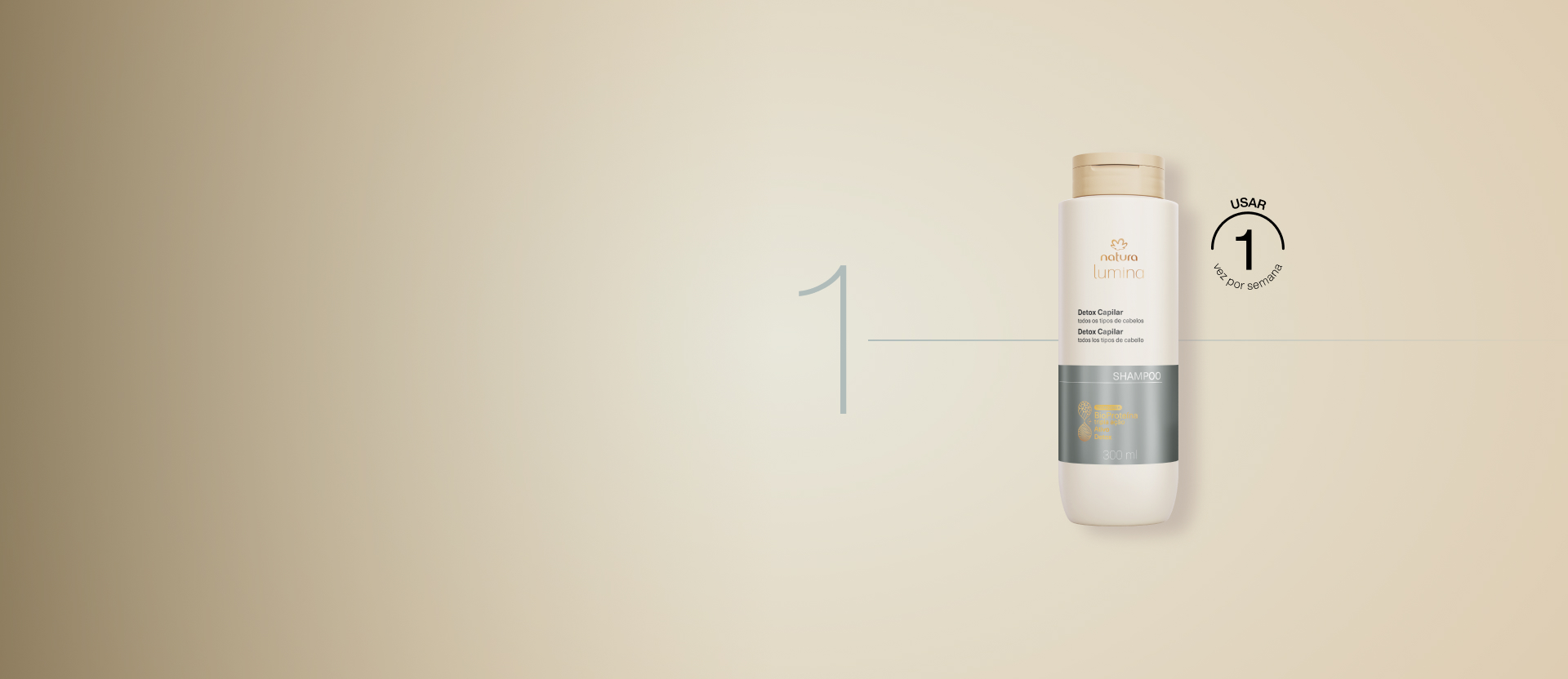 Imagem com fundo cinza. O número um indica a ordem de uso do shampoo da linha, ilustrado ao lado.