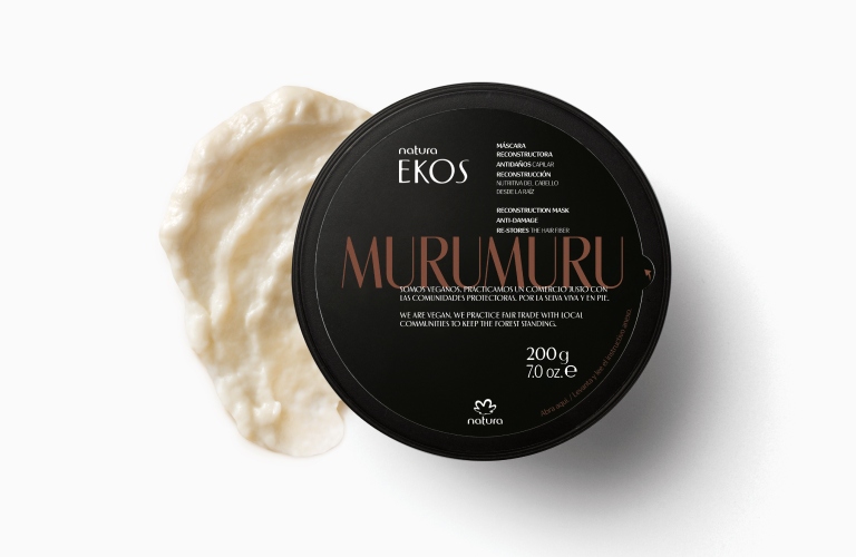 Máscara Ekos Murumuru para tratar cabelo ressecado vista de cima, sobre um fundo branco