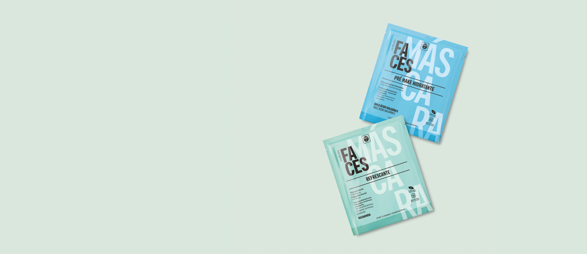 Em fundo branco, mulher posa usando uma máscara facial, com dois produtos da linha Natura Faces Máscara à direita.