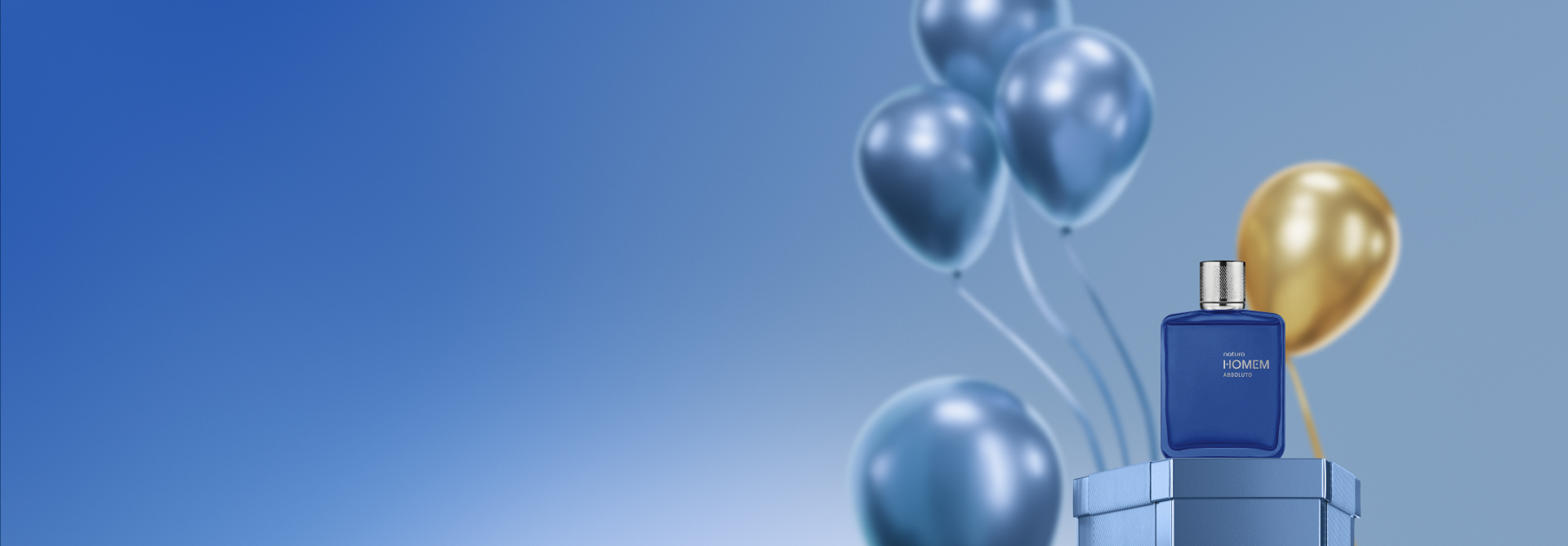 Presente Natura Homem Absoluto, com frasco de vidro azul e tampa prateada, destaca-se sobre caixa de presente hexagonal azul-metálica. Atrás, quatro balões azuis e um dourado sobre fundo azulado.