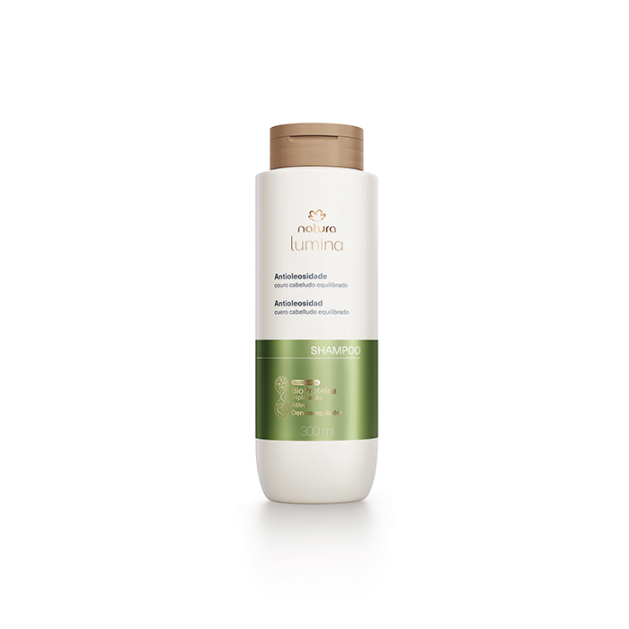 imagem do shampoo de antioleosidade no fundo branco