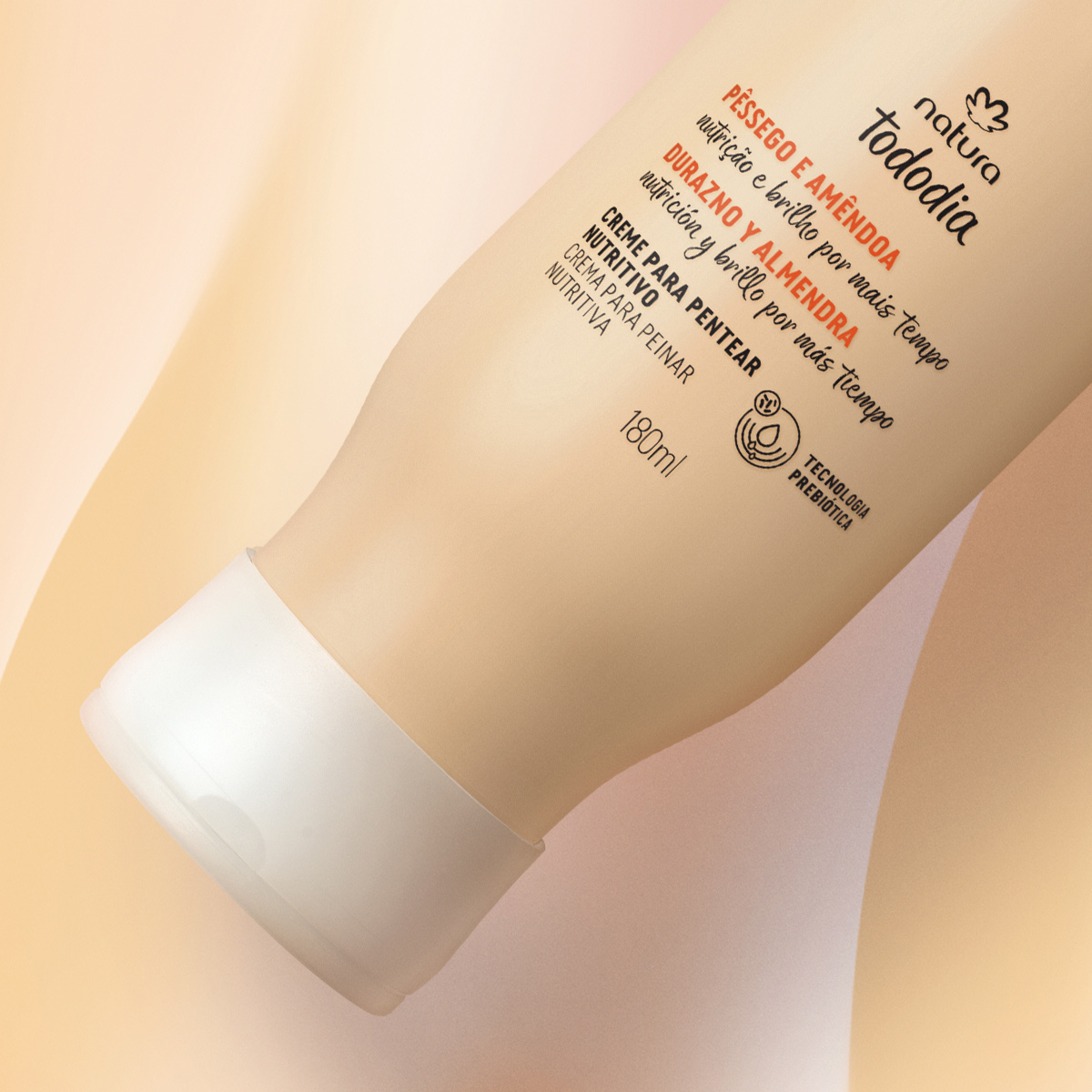 Perfuma seu cabelo com fragrância alegre e cremosa
