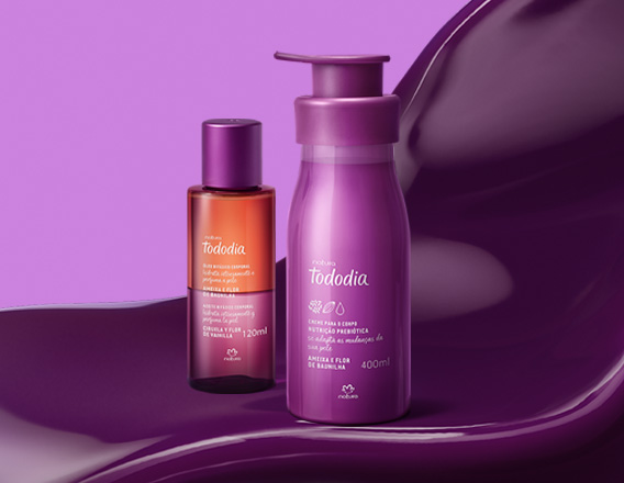 Produtos Natura Tododia Ameixa e Flor de Baunilha sobre forma orgânica na cor roxa e fundo roxo.