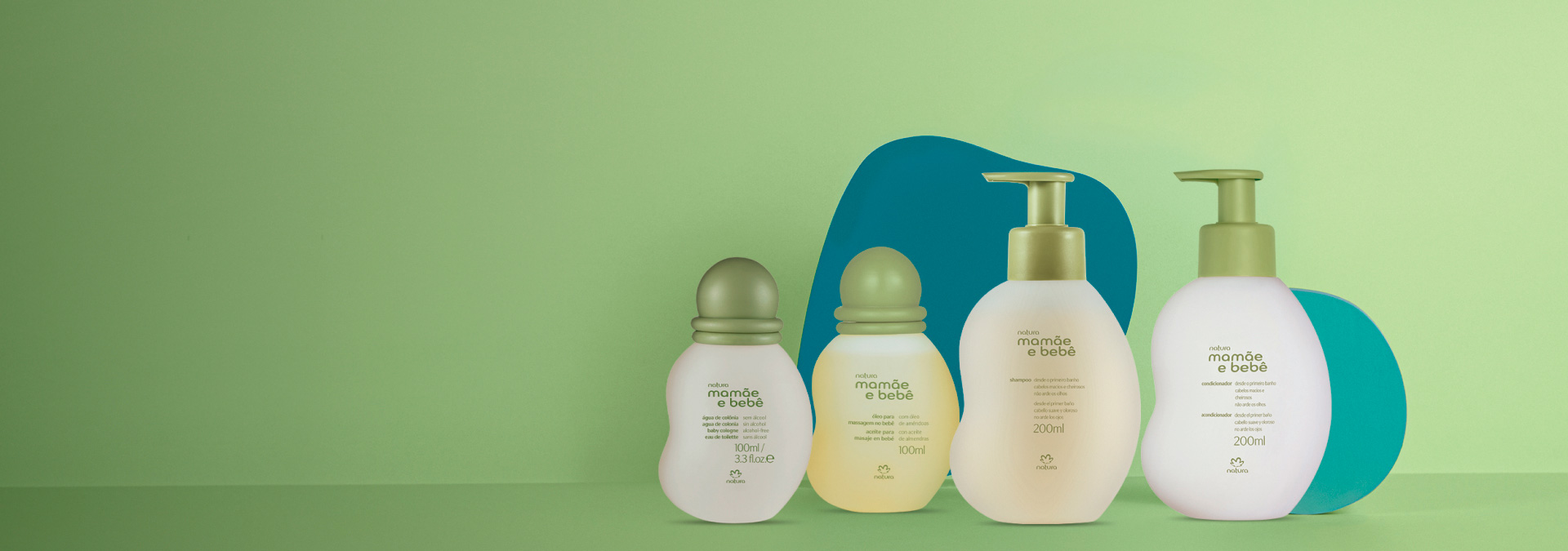 Fundo em tons de verde e ao lado direito produtos de Natura Mamãe e Bebê
