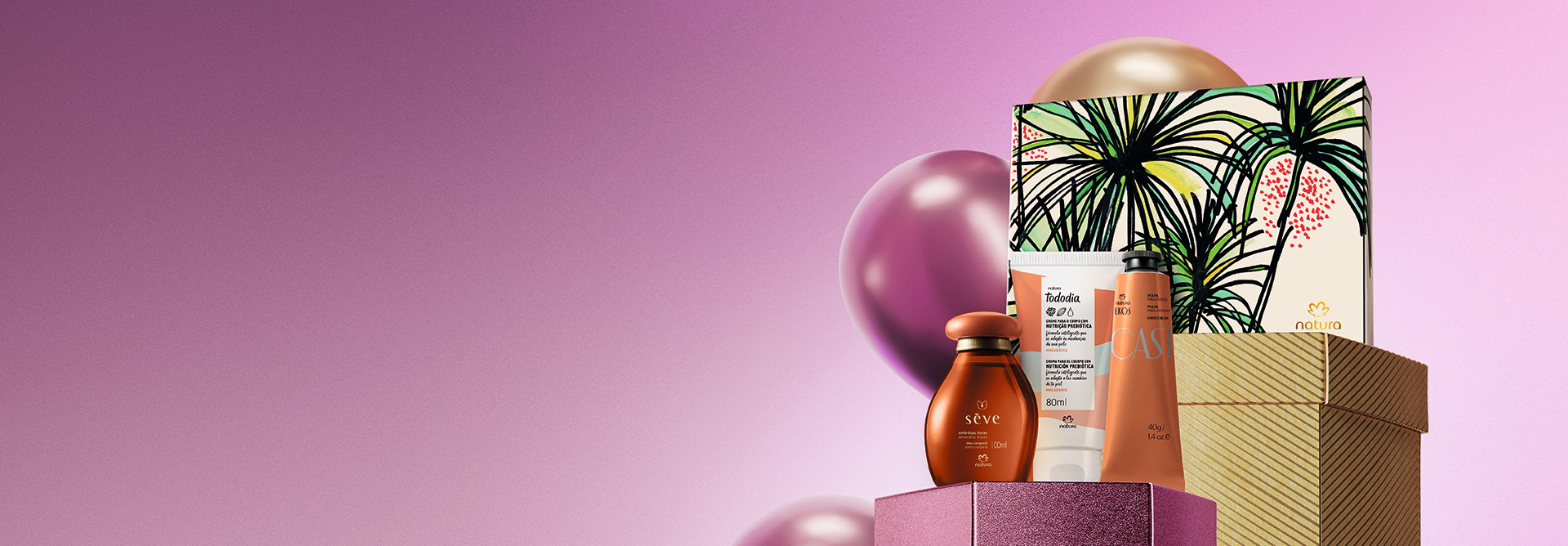 Três frascos de produtos das linhas Sève, Tododia e Ekos sobre caixas de presente e balões nas cores dourado e lilás. Fundo em degradê roxo e branco.