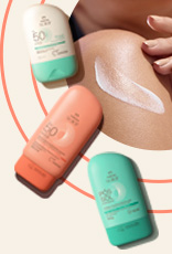 Embalagens Natura Solar Facial FPS 50 creme e verde, Corporal FPS 50 laranja e Pós-Sol verde, sobre grafismo semi-circular em laranja e creme. À direita, foto de textura cremosa sobre ombro feminino.