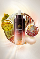 Super Sérum Redutor de Rugas Chronos Derma aparece no centro da tela sobre imagens de ativos e texturas do produto em fundo claro com tons de bege e dourado.