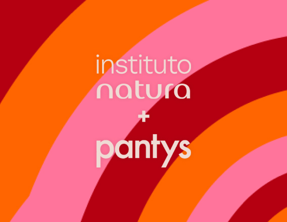 Logo Instituto Natura + pantys. Fundo com formas em tons de rosa e laranja.