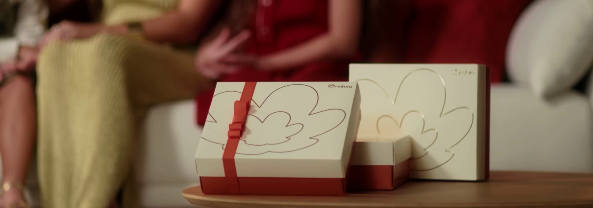 El mejor regalo es estar presente. Después, es Natura.