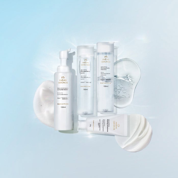 Imagen de fondo blanco con productos para limpieza de la piel. agua micelar, jabón, crema de limpieza, todos de natura chronos.