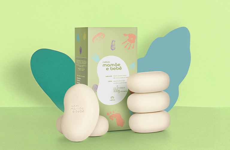 Jabones en barra Mamá y bebé de Natura apilados
