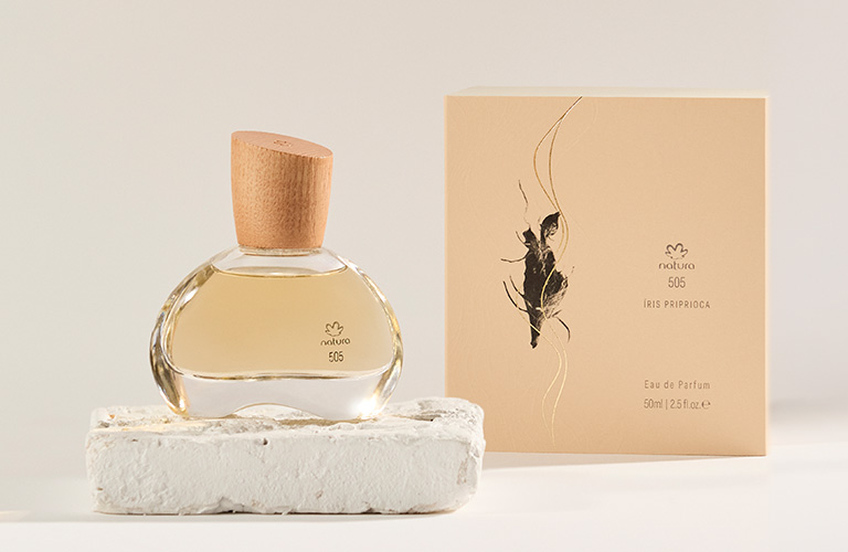 :  toma de un Eau de parfum Priprioca, eau de parfum Vetiver Capitiú, eau de parfum copaíba  y Perfume en Aceite Benjoim Cumaru.