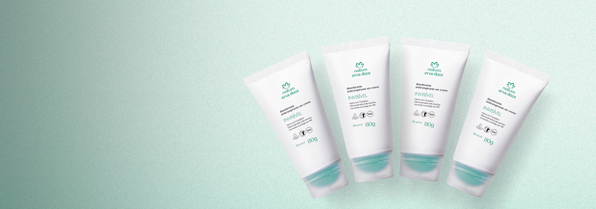 Imagen con fondo degradado claro en tonos de azul y a la derecha algunos desodorantes en crema y roll-on de Natura Tododia.