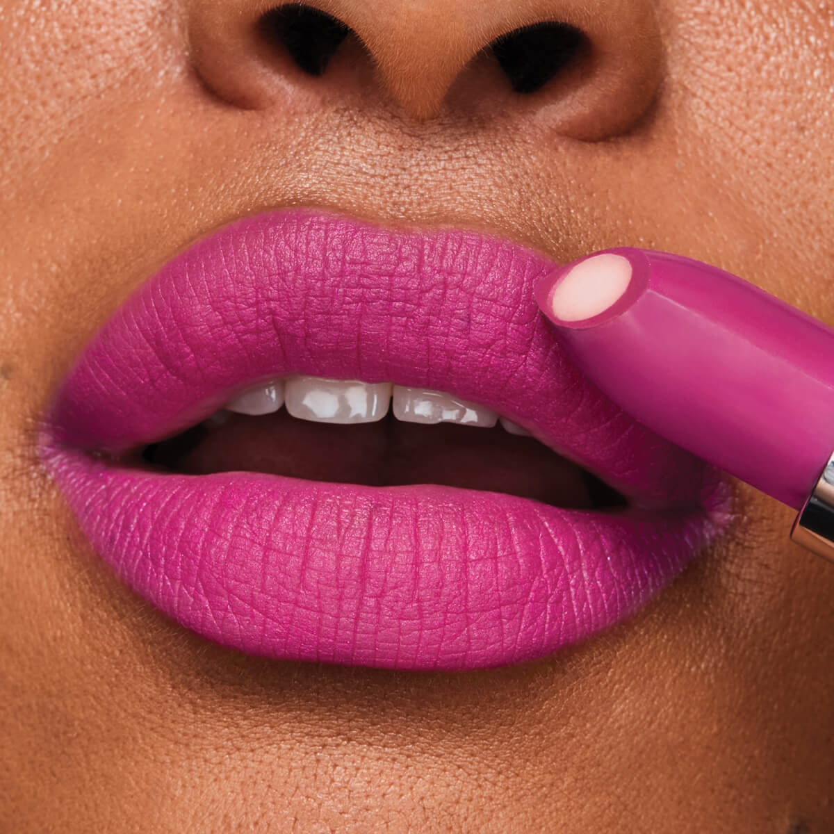 Lápiz Labial Hydramatic Matte Avon