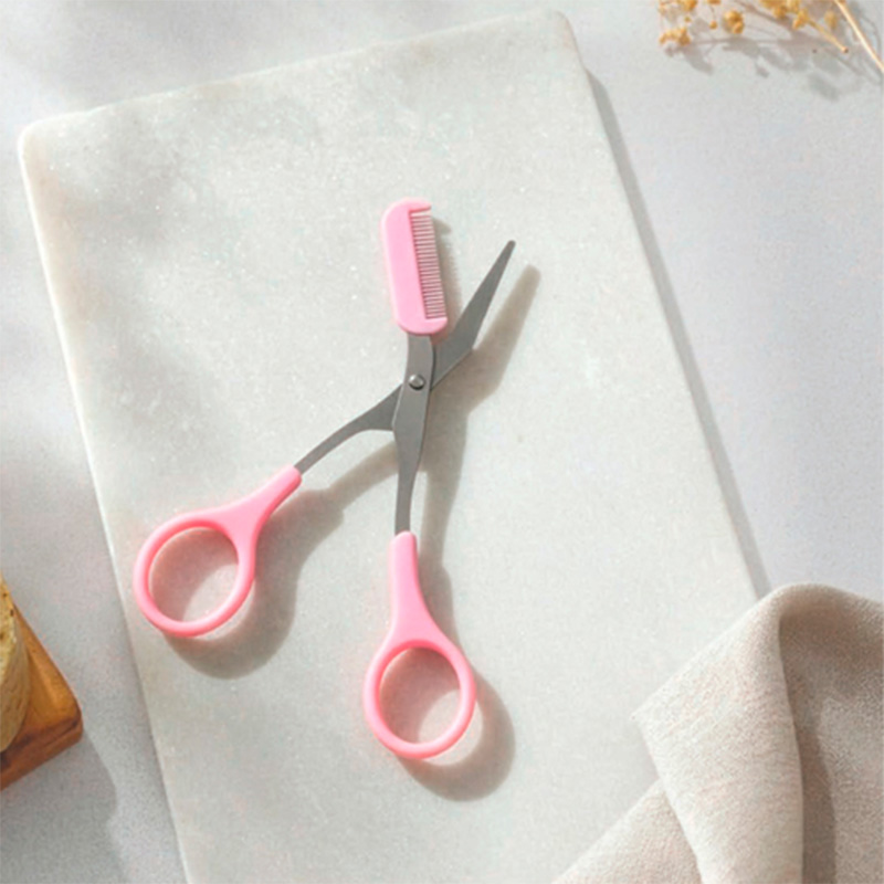 Tijera para cejas