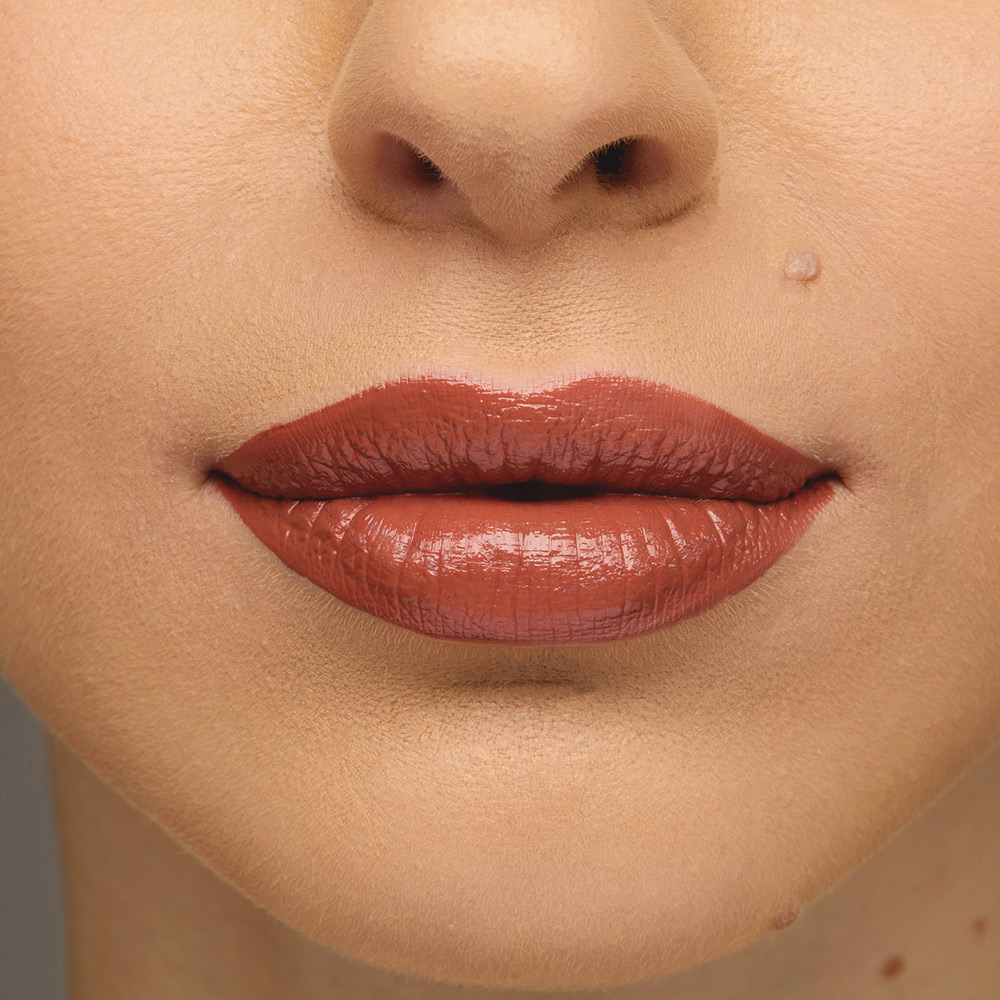 AVON ULTRA CREMOSO LABIAL NUDE TERRACOTA