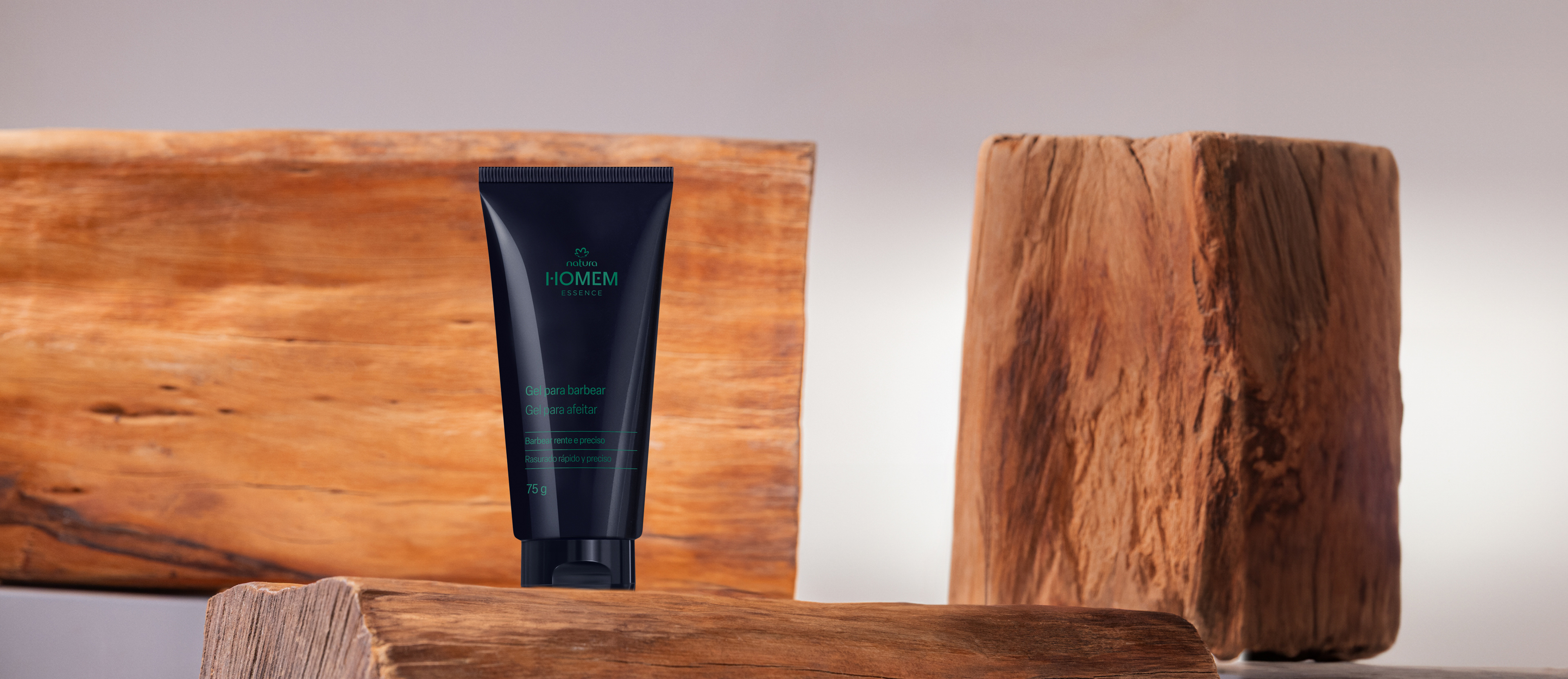 Gel para Afeitar Natura Homem Essence 75 g