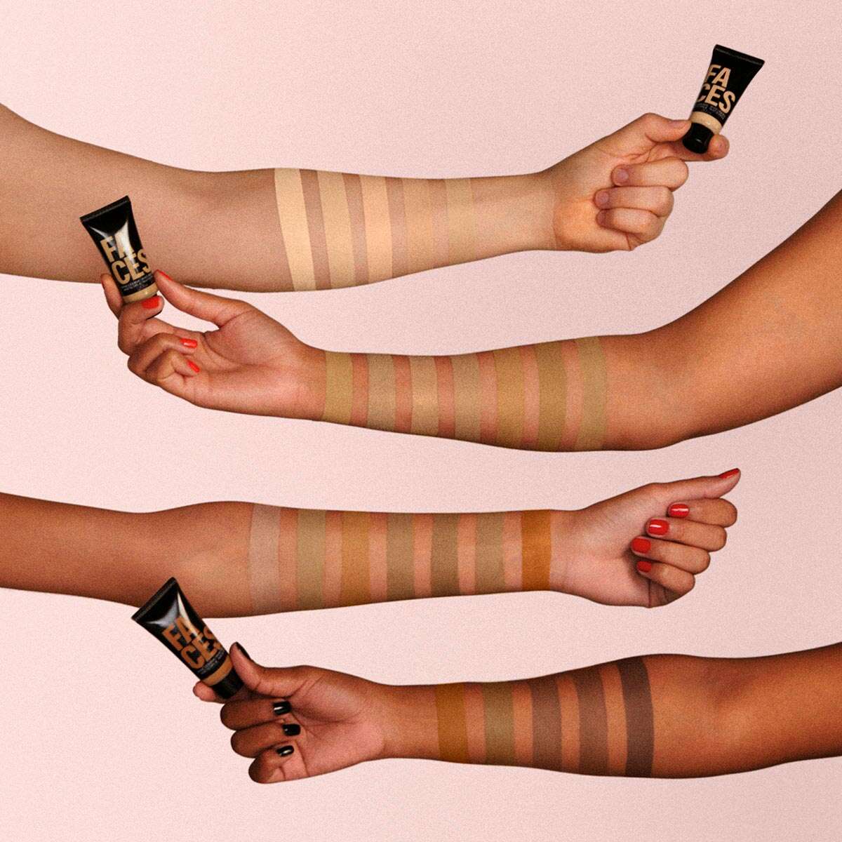 Base Liquida Checkmatte Faces